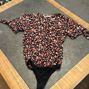 Abercrombie and Fitch Floral Short Sleeve Bodysuit. Size Small